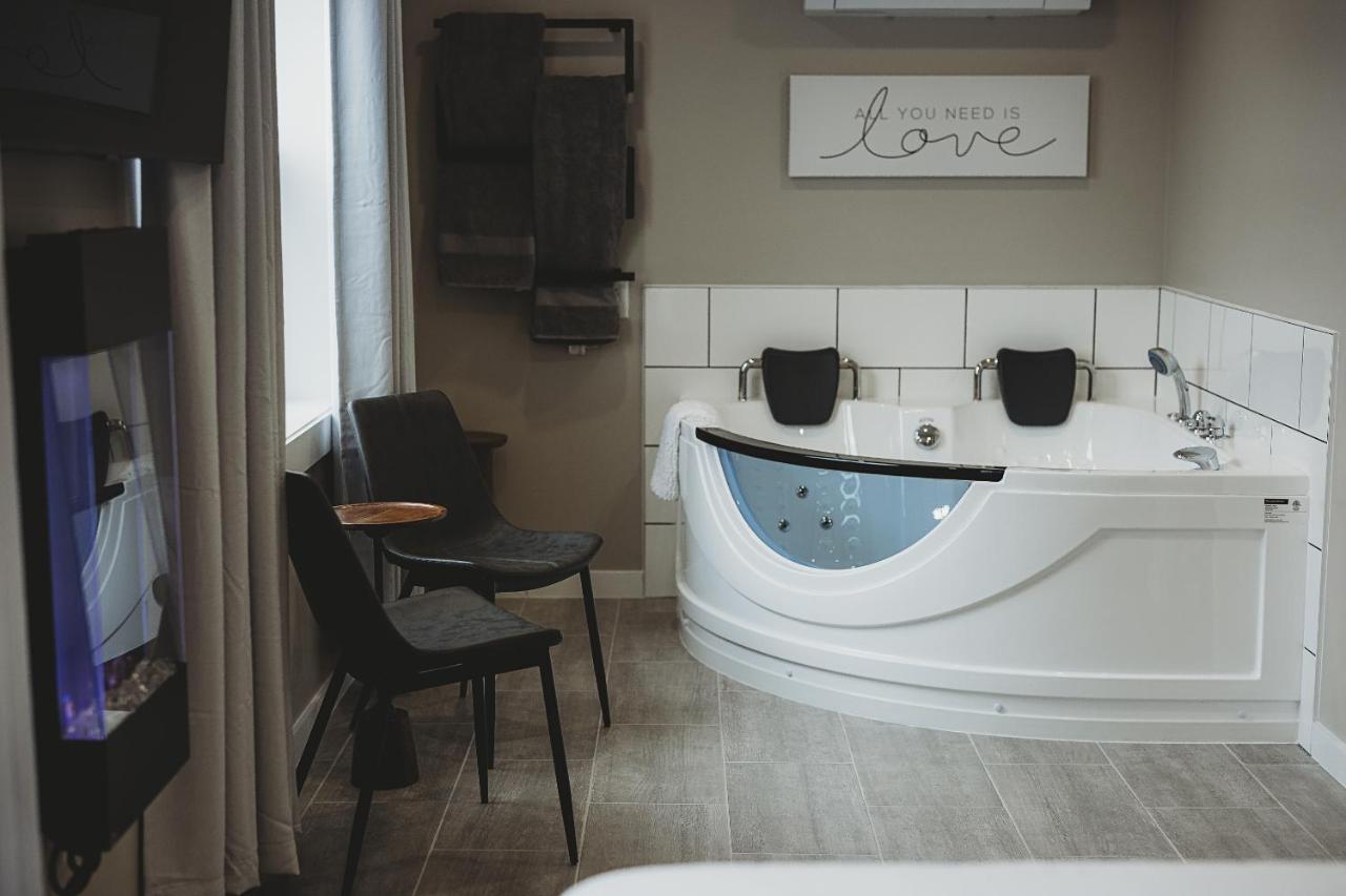 Riverside Suites Grand Falls - Windsor Rom bilde